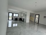 Tatlı su bölgesinde kaçırılmayacak fırsat 3+1 ortak havuzlu satılık villa