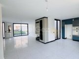GİRNE ALSANCAKTA MERIT HOTEL VE CASINO YÜRÜME MESAFESİNDE 3+1 ORTAK HAVUZLU İKİZ VILLA