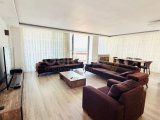 Girne merkezde dağ & deniz manzaralı 3+1 daire (ortak havuzlu )
