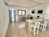 Girne merkezde dağ & deniz manzaralı 3+1 daire (ortak havuzlu )