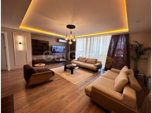 Girne merkezde satılık 3+1 daire (ortak havuzlu )
