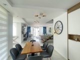 İskelenin en nezih sitesinde satılık 3+1 özel havuzlu villa .