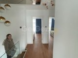 İskelenin en nezih sitesinde satılık 3+1 özel havuzlu villa .