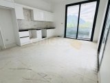 Kyrenia Alsancak'ta Dağ Manzaralı (2+1) Modern Daire