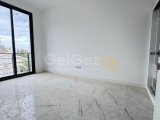 Kyrenia Alsancak'ta Dağ Manzaralı (2+1) Modern Daire