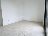 Kyrenia Alsancak'ta Dağ Manzaralı (2+1) Modern Daire