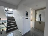 Girne Alsancak'ta Özel Havuzlu, Otellere Yürüme Mesafesinde Satılık 3+2 Villa