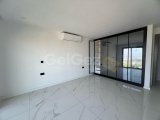 Girne Merkez Prestijli Sitede Deniz Manzaralı 3+1 Daire