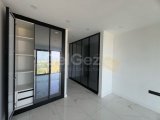 Girne Merkez Prestijli Sitede Deniz Manzaralı 3+1 Daire