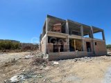 Girne laptada satılık eş değer koçan 4+1 havuzlu villa ( projenin karkası bitmiş durumda ..