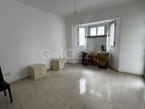 GAZİMAĞUSA TAM MERKEZDE 3+1 GENİŞ SATILIK DAİRELER *