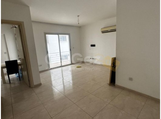 GAZİMAĞUSA TAM MERKEZDE 3+1 GENİŞ SATILIK DAİRELER *