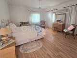 Edremit'de 1269 m² Bahçe Alanına Sahip Tam Müstakil Villa