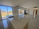 Girne Lapta Satılık 4+1 Özel Havuzlu Lüks Villa