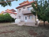İSKELE BAHÇELER DE MERİT OTEL KARŞISI SAHİLE BİRKAÇ ADIM UZAKLIKTA SATILIK VİLLA