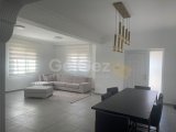 İSKELE BAHÇELER DE MERİT OTEL KARŞISI SAHİLE BİRKAÇ ADIM UZAKLIKTA SATILIK VİLLA
