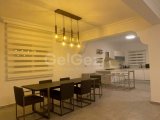 İSKELE BAHÇELER DE MERİT OTEL KARŞISI SAHİLE BİRKAÇ ADIM UZAKLIKTA SATILIK VİLLA