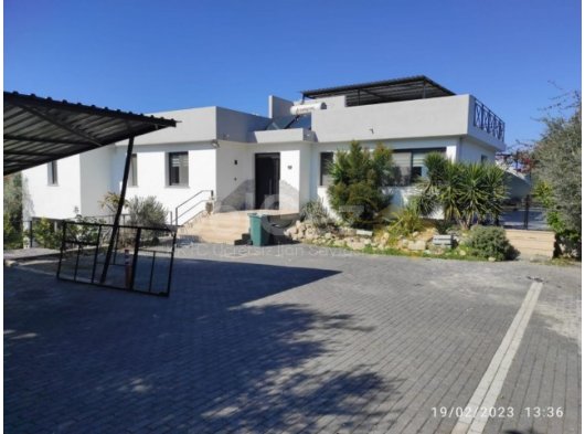 Girne Alsancakta 6+2 Kiralık Villa