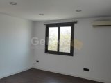 Girne Alsancakta 6+2 Kiralık Villa
