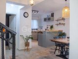 Girne Doğanköyde ortak havuzlu sitede satılık 3+1 villa