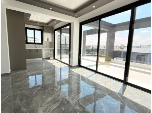 Lefkoşa Kızılbaş'ta Eşdeğer Koçanlı Satılık 2+1 Penthouse
