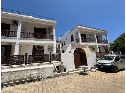 Kuzey Kıbrısın En Değerli Bölgesi Olan Girne Yat Limanında Muhteşem Manzaraya Sahip Ticari İzinli Dairemiz Satılık