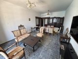 Kuzey Kıbrısın En Değerli Bölgesi Olan Girne Yat Limanında Muhteşem Manzaraya Sahip Ticari İzinli Dairemiz Satılık