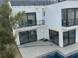 Hasan Uzun Petrolün yakınıda Satılık Manzaralı havuzlu villa