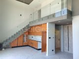 Merit Hotel bölgesinde denize yakın havuzlu lüks site içerisinde 3 yatak odalı sıfır daire