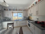 1200m2 arazi üzerinde Muhteşem deniz ve dağ manzaralı Özel havuzlu eşyalı 3+1 müstakil villa