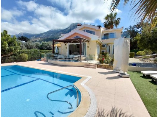 Muhteşem 3 Yatak Odalı Villa Satılık