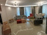 Girne Merkez'de Site İçinde Yüksek Kira Getirili Satılık 2+1 Daire