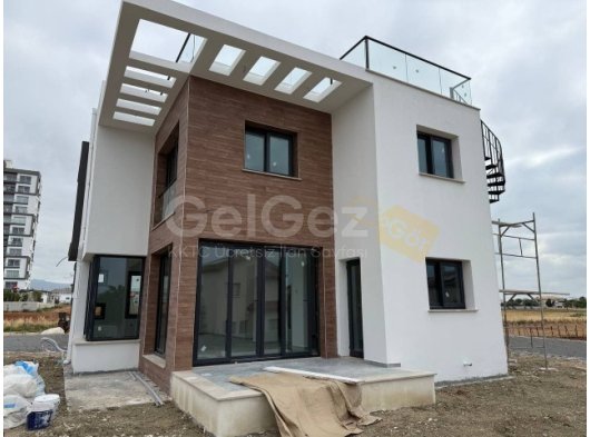 Villa 3+1 Merit Karsisi 3 Banyolu Deniz Manzaralı