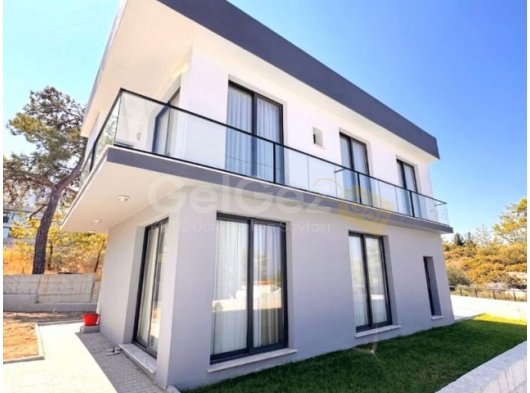 KIBRIS GİRNE ÇATALKÖY DE ŞÖMİNELİ, ÖZEL HAVUZLU SATILIK 4+1 VİLLA
