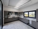 KIBRIS GİRNE ÇATALKÖY BÖLGESİNDE EŞDEĞER KOÇANLI SATILIK LÜKS VİLLA