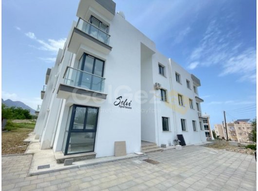 KIBRIS GİRNE ALSANCAK'TA DENİZ MANZARALI SATILIK 3+1 DAİRELER