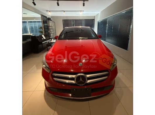 Mercedes-Benz B180