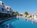 Girne'nin Alsancak bölgesinde konforlu site içerisinde satılık 2+1 daire!