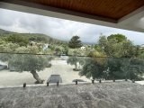 Girne'nin Alsancak bölgesinde konforlu site içerisinde satılık 2+1 daire!