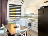 Girne'nin Alsancak bölgesinde havuzlu sitede satılık 2+1 daire!