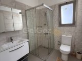 Girne'nin Alsancak bölgesinde havuzlu sitede satılık 2+1 daire!