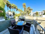 Girne'nin Alsancak bölgesinde havuzlu sitede satılık 2+1 daire!