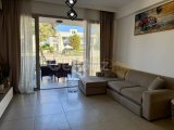 Girne'nin Alsancak bölgesinde havuzlu sitede satılık 2+1 daire!