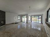 Girne Alsancak'ta Satılık Satılık 4+1 Havuzlu Yeni Villa / 4 Yatak Odası En Suit / Özel Havuz