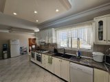 Girne Alsancak Satılık Fırsat Villa 4 Yatak Odası / 3120m2 arsa