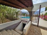 Girne Alsancak Satılık Fırsat Villa 4 Yatak Odası / 3120m2 arsa