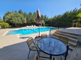 Girne Alsancak Meritlere Yakın Satılık 3+1 Havuzlu Villa / 830m2 Arsa