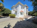 Girne Alsancak Meritlere Yakın Satılık 3+1 Havuzlu Villa / 830m2 Arsa