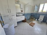 Girne Alsancak Meritlere Yakın Satılık 3+1 Havuzlu Villa / 830m2 Arsa