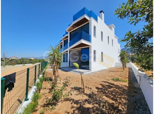 Girne Çatalköy'de Denize Yürüme Mesafesi 2+1 120m2 Townhouse'ler